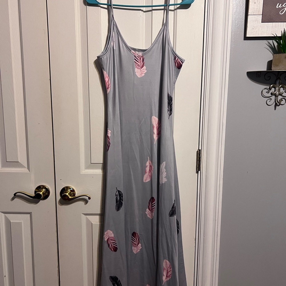Gray Maxi Dress with Feather Print